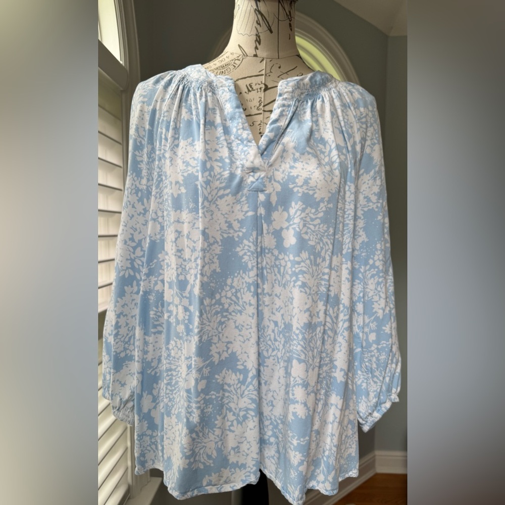 Bundle of 3 EUC Crown & Ivy Floral Peasant Tops. Size XL - Picture 6 of 13